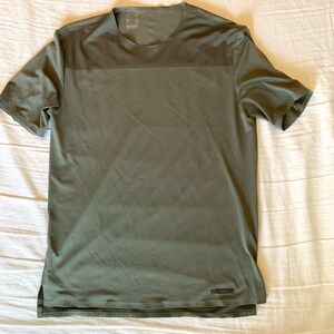 Decathlon Kalenji Men's Running Shirt, Dark Green, Size Small, Great Condition